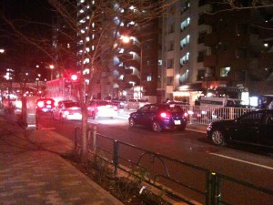 車も人も大渋滞